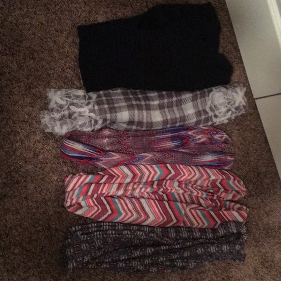 American Eagle Outfitters Accessories - Bundle of 5 infinity scarfs !